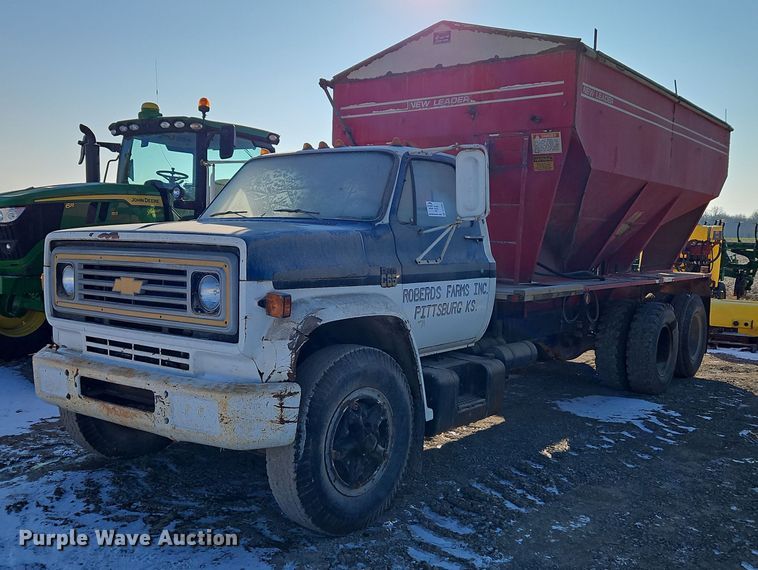 1974 Chevrolet C65 fertilizer delivery truck - DT7592