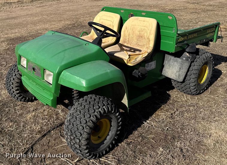 2001 John Deere Gator utility vehicle - DV2856