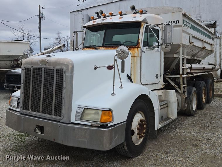 1999 Peterbilt 377 fertilizer delivery truck - EE7942