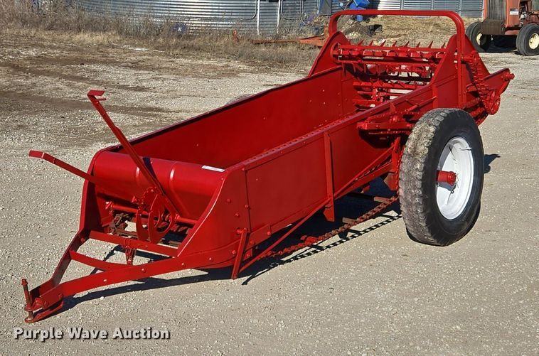 International  manure spreader  - EQ3913