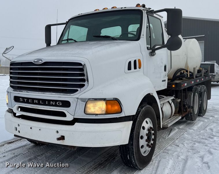 2002 Sterling A9500 flatbed truck - OG9749