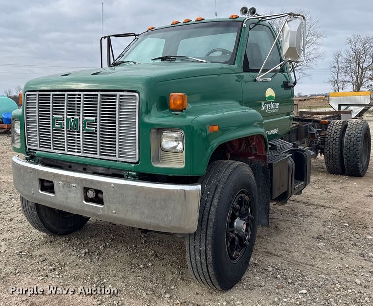 1994 GMC Topkick C6500 truck cab and chassis - DH9241