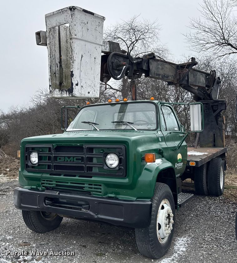 1981 GMC C7000 crane truck - DH9515