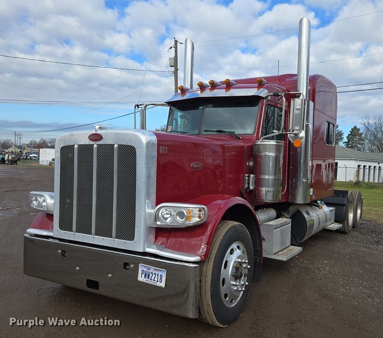 2023 Peterbilt 389 semi truck - DX1553
