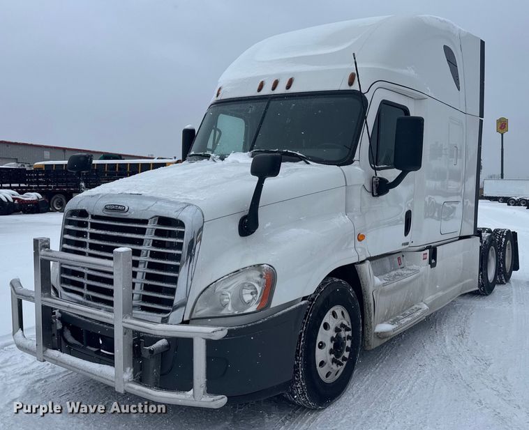 2018 Freightliner Cascadia 125 semi truck - EI4097