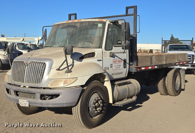 2010 International Durastar 4300 dump flatbed truck - EI4099