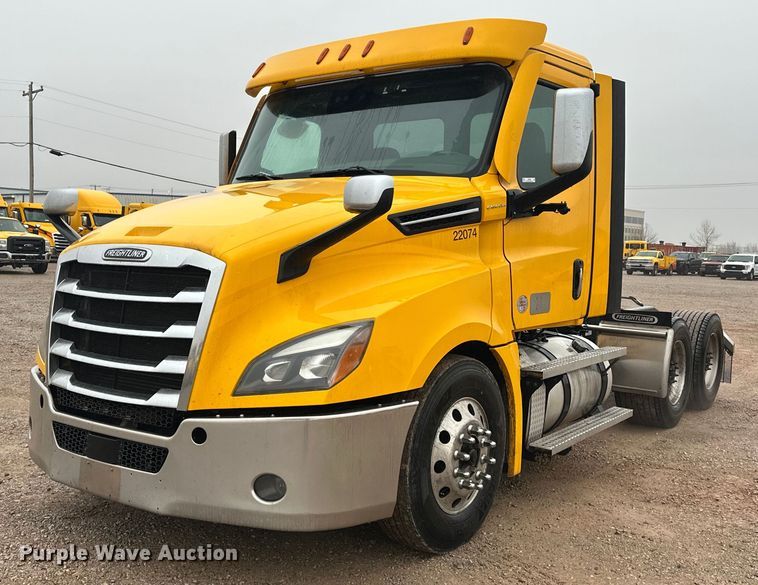 2022 Freightliner Cascadia 126 semi truck - ER4866