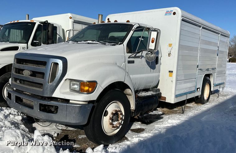 2009 Ford F650 Super Duty XL delivery truck - ER8576