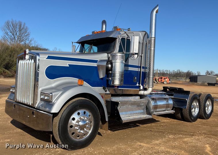 2021 Kenworth W900 semi truck - OK9516