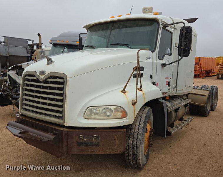 2005 Mack CX613 semi truck - DP6115