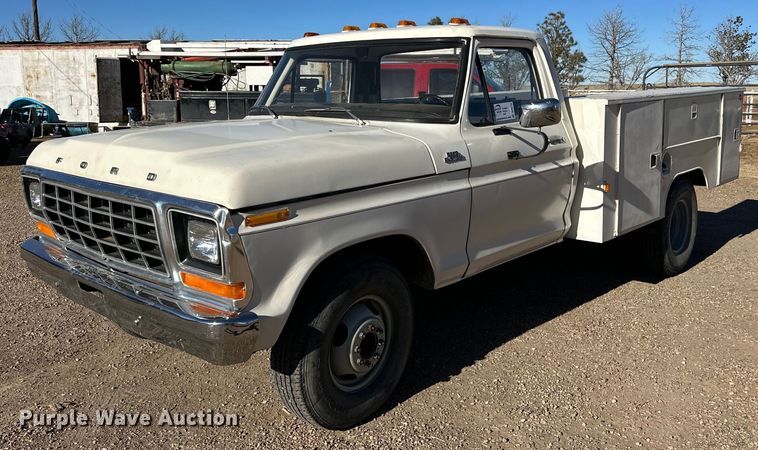 1979 Ford F350 utility bed pickup truck - DP6112