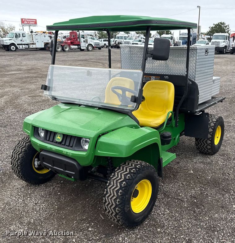 2018 John Deere Gator utility vehicle - EG2253
