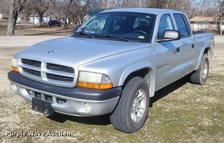 2002 Dodge Dakota Sport Quad Cab pickup truck - EJ8176