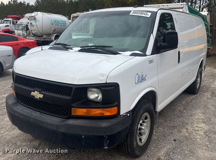 2015 Chevrolet Express 2500 van - YA0299