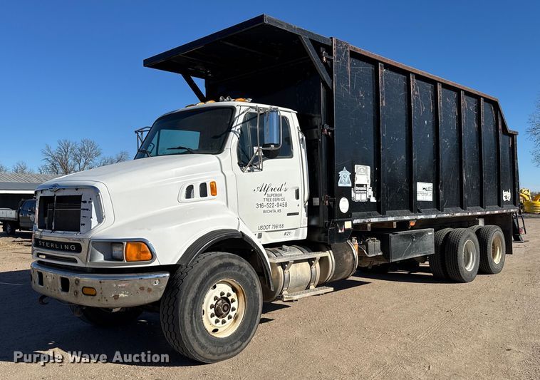 2006 Sterling L-Line grapple truck - DK7450
