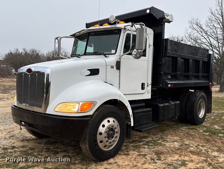 2006 Peterbilt 335 dump truck - DO2651