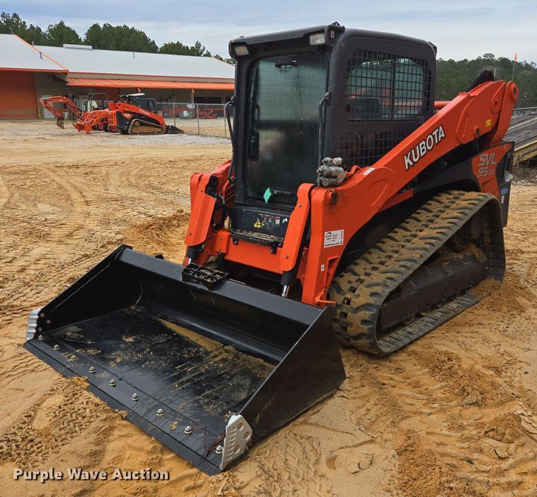 2021 Kubota SVL95-2S tracked skid steer loader - DT5470