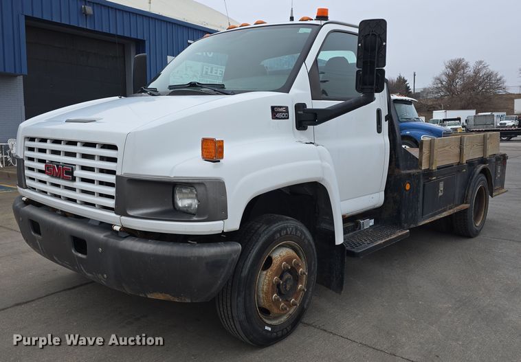 2008 GMC C4500 flatbed truck - DW3088