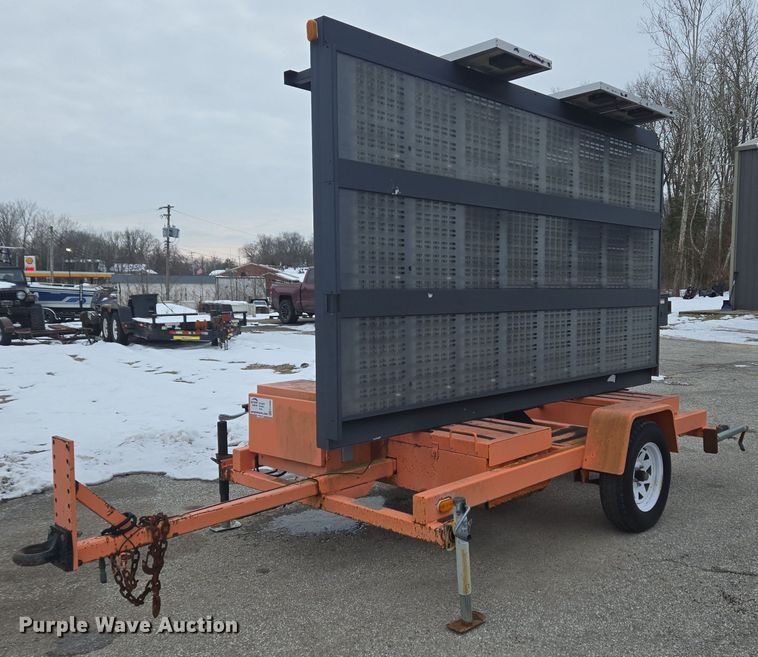 American Signal message board trailer  - EC3980