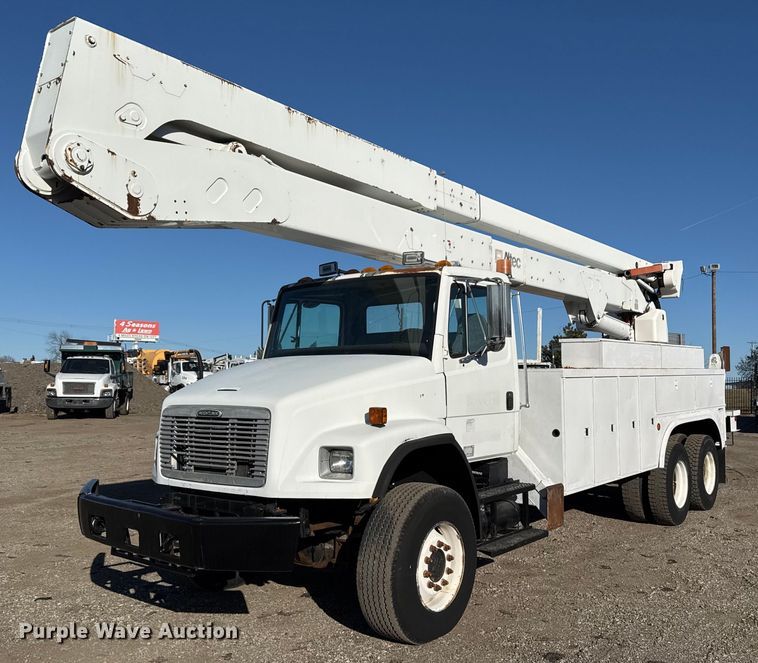 2001 Freightliner FL80 bucket truck - EG2508