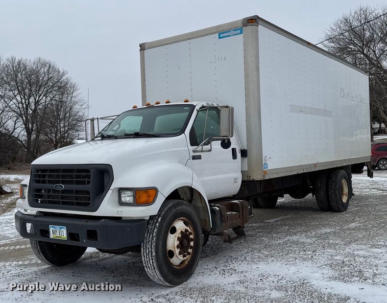 2003 Ford F650 Super Duty box truck - EG7155
