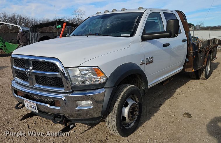 2016 Dodge Ram 5500HD Crew Cab flatbed truck - EI8809