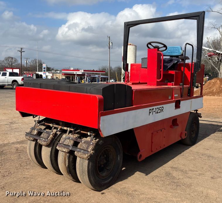 2002 Ingersoll Rand PT-125R pneumatic roller - EY9891