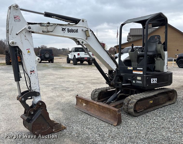 2012 Bobcat E32 mini excavator - EY9897