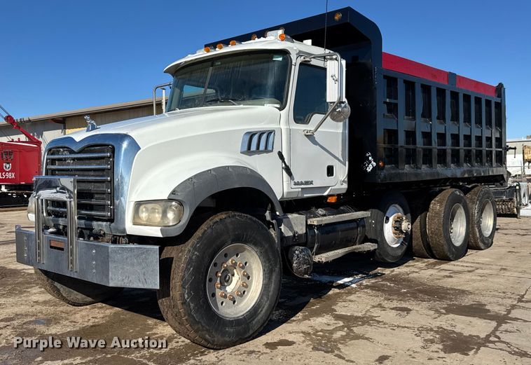 2009 Mack GU713 dump truck - LH9420