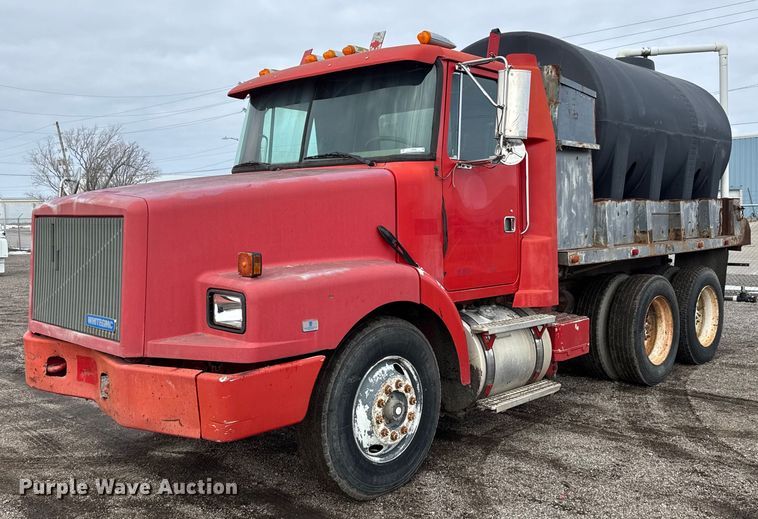 1993 White GMC WG dump truck - LH9460
