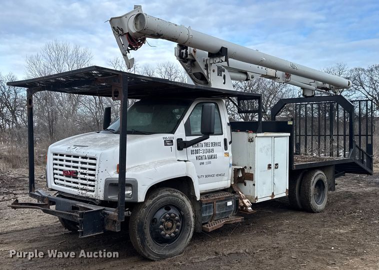 2005 GMC C7500 bucket truck - LH9463