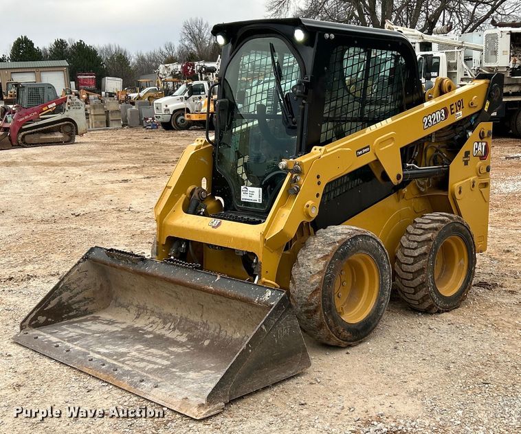 2022 Caterpillar 232D3 skid steer loader - DW3261