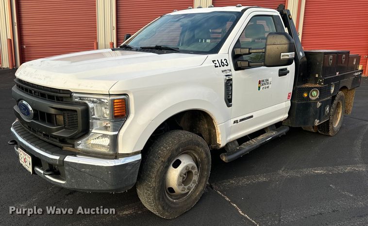 2020 Ford F350 Super Duty XL flatbed pickup truck - DW3266