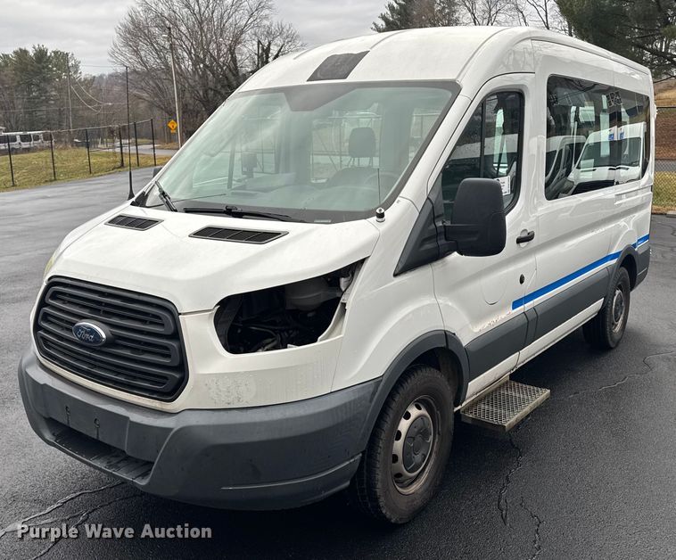 2017 Ford Transit 150 van - DW1804