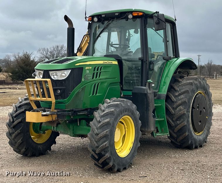2017 John Deere 6110M MFWD tractor - ER4898