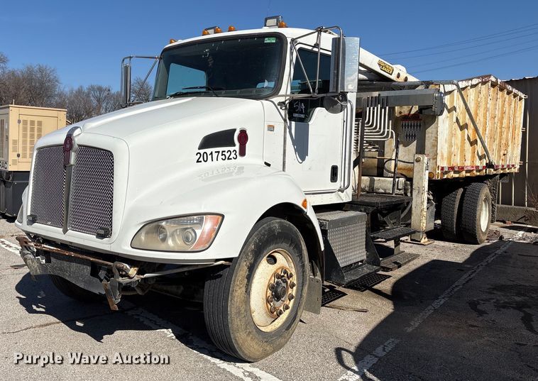 2017 Kenworth T370 grapple crane truck - NO9648