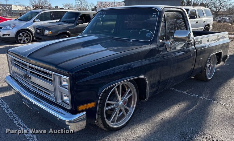 1985 Chevrolet C10 pickup truck - NO9652