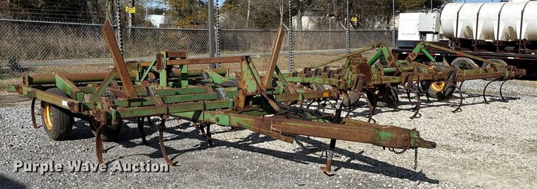 John Deere 980 field cultivator - DJ0848