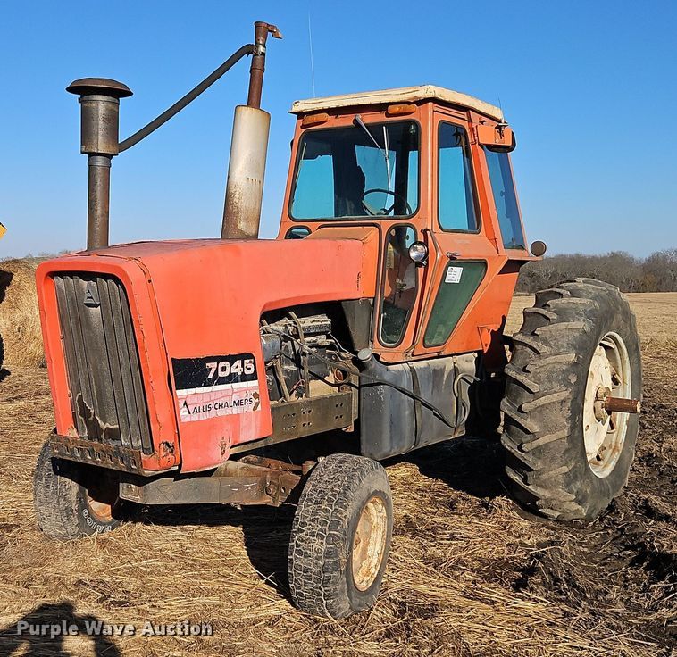 Allis Chalmers 7045 tractor - DT7608