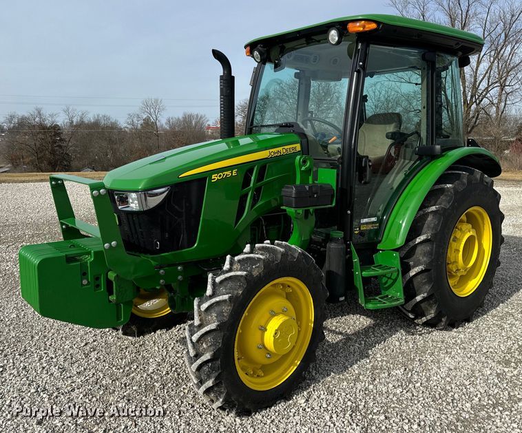 2022 John Deere 5075E MFWD tractor - EN5087
