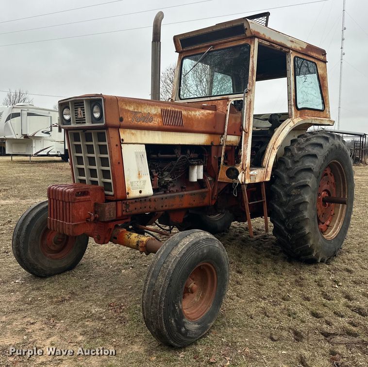 1973 International Harvester 1066 tractor - ER4951