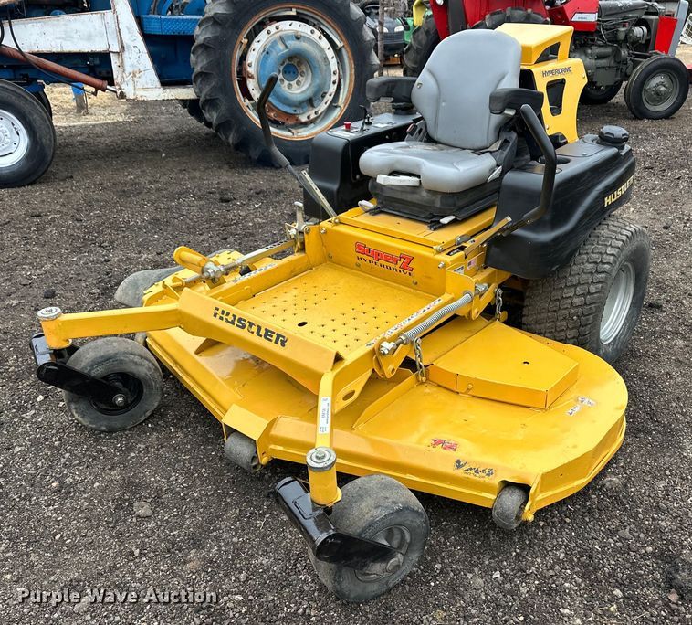 2014 Hustler Super Z Hyperdrive ZTR lawn mower - ER8708