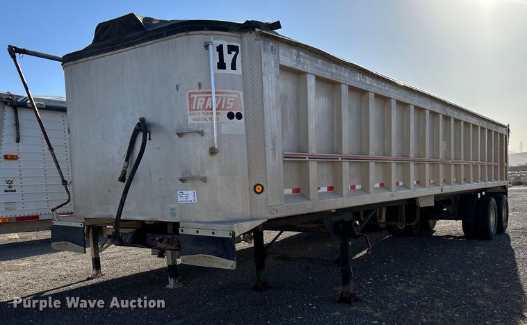 1990 Travis end dump trailer - DP6130