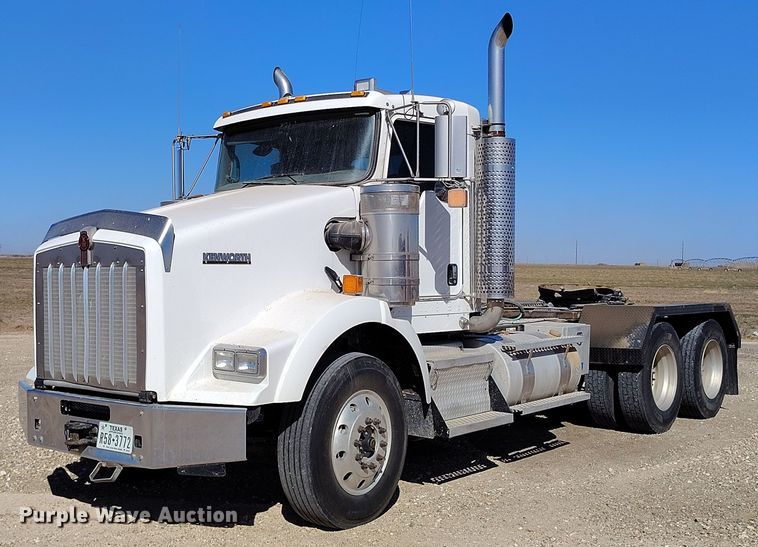 2017 Kenworth  glider kit semi truck - DV6662