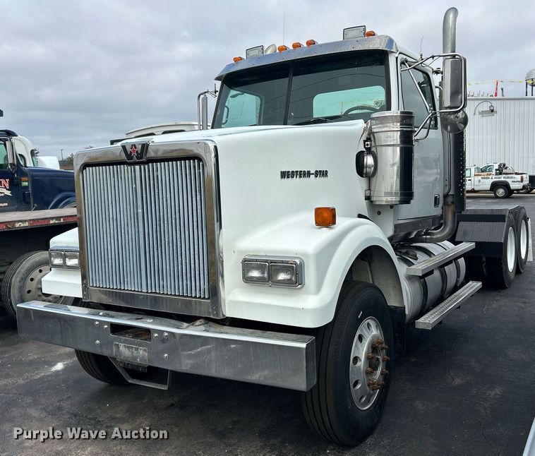 2009 Western Star 4900 semi truck - EK2621