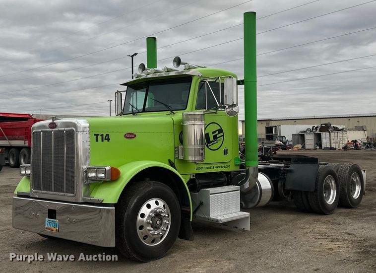 2004 Peterbilt  379 semi truck - EN2559