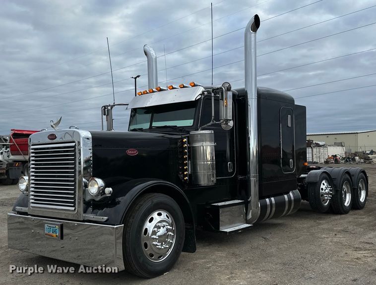 2006 Peterbilt  379 semi truck - EN2560