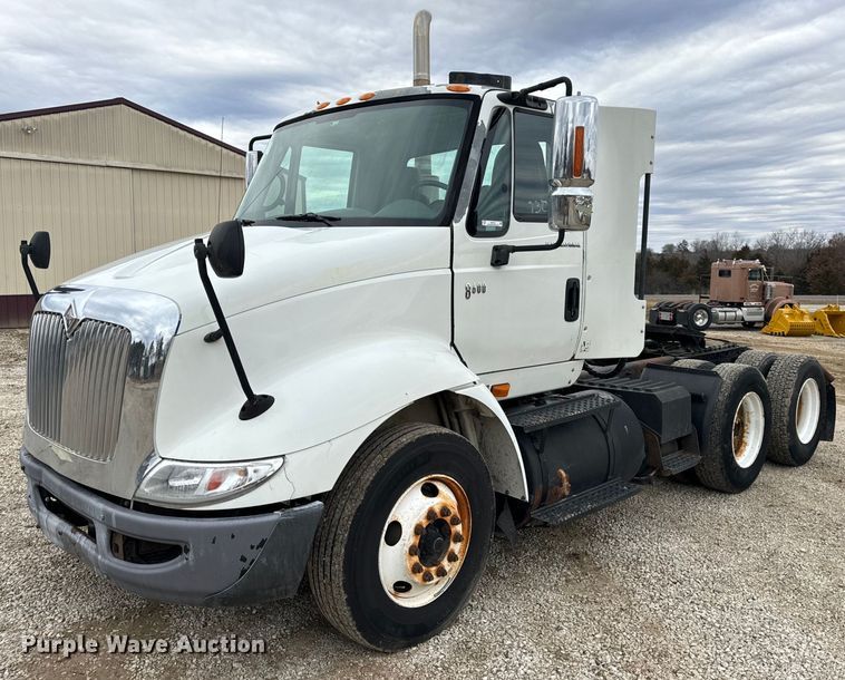 2006 International 8600 semi truck - EN5101
