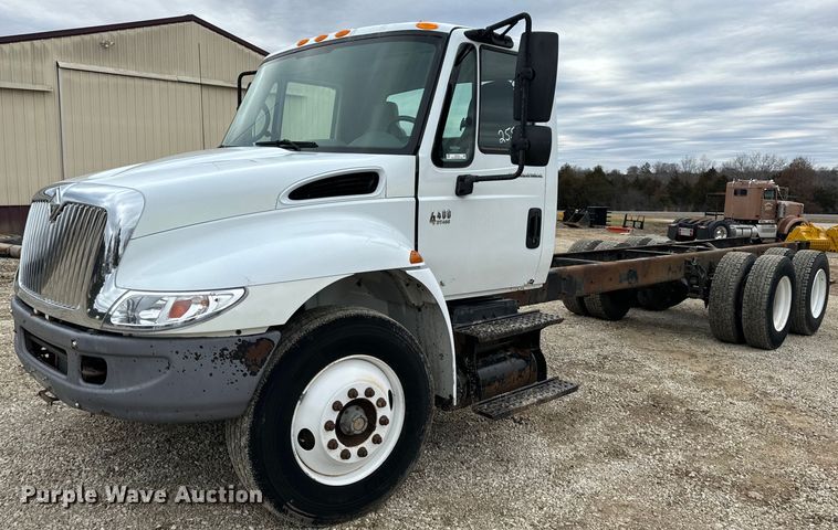 2007 International 4400 truck cab and chassis - EN5102