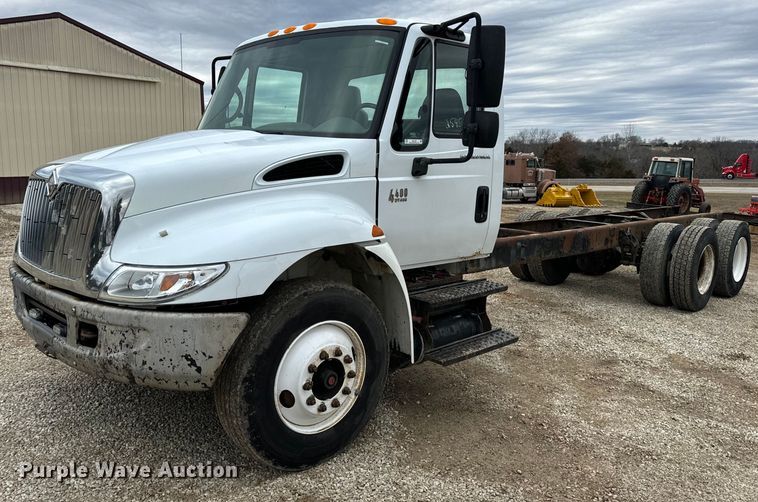 2007 International 4400 truck cab and chassis - EN5103